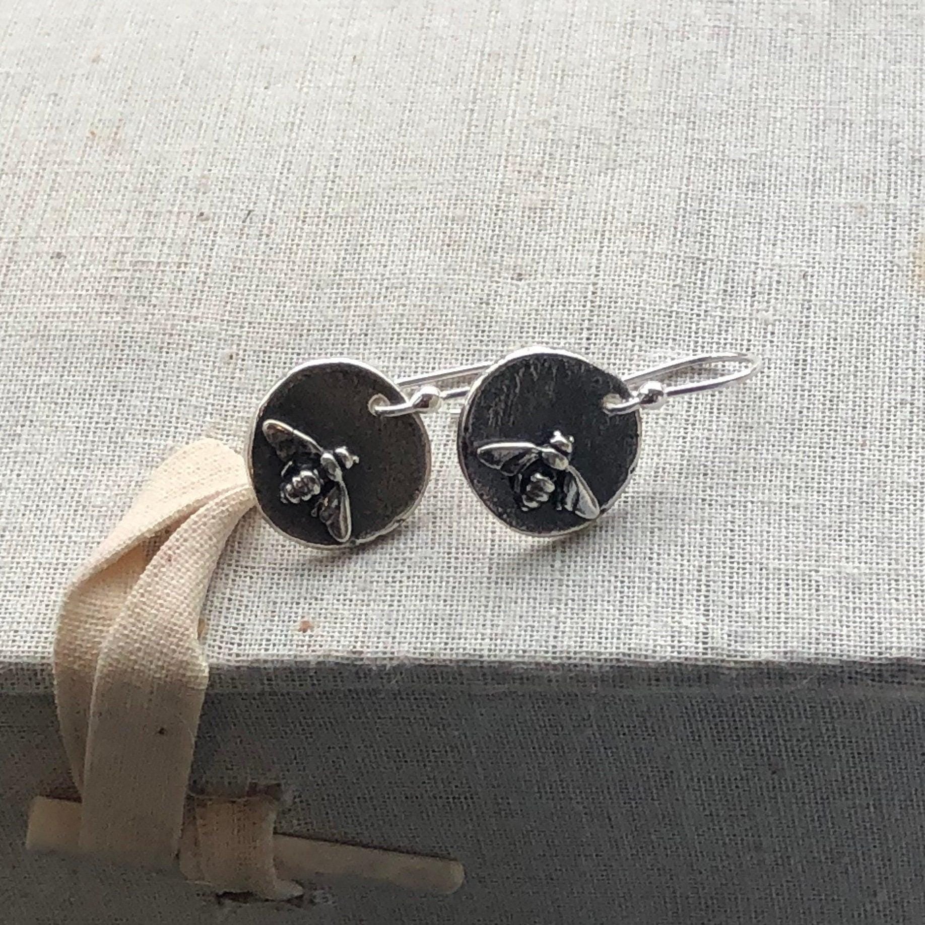 Bee&#39;s Knees Earring in Solid Sterling Silver by iNk Jewelry